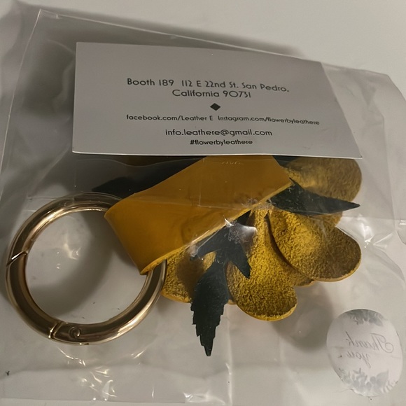 NWT Yellow Magnolia Leather Flower Tassel Key Ring - Picture 3 of 3